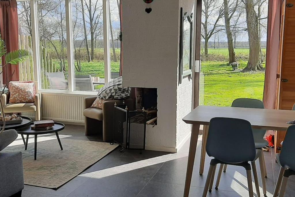 Geschakelde Recreatiewoning Met Omheinde Tuin Villa Posterholt Exterior foto